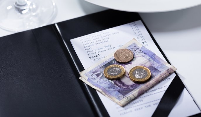 Tipping law for pubs delayed until October