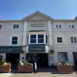 Wetherspoon puts six pubs on the market