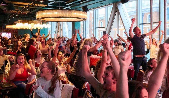 July brings sales home for UK pubs