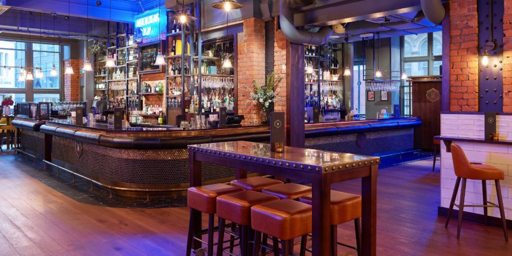 Leeds readies giant outdoor drinking space