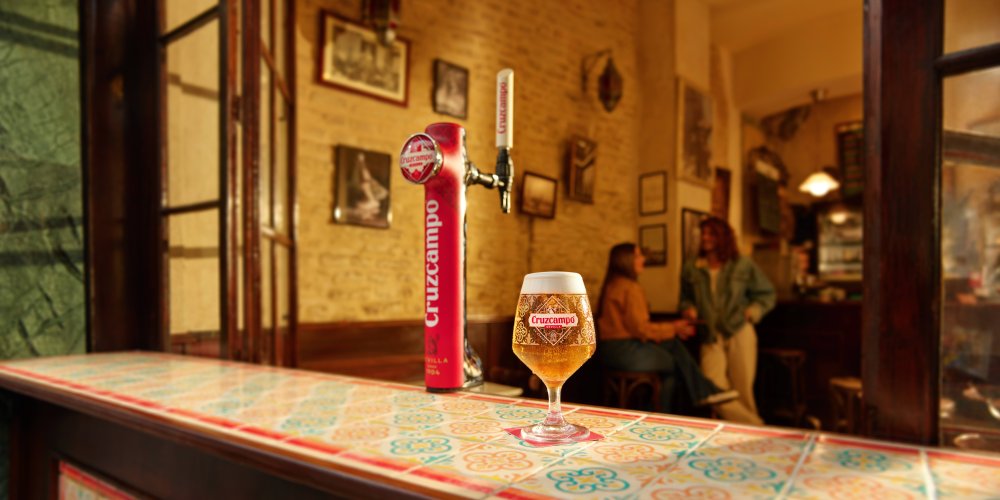 Drive footfall with Cruzcampo® by giving your customers the chance to win prizes