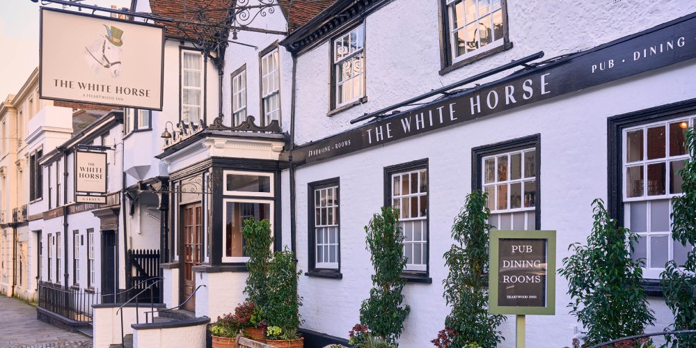 Heartwood Collection opens first pub with rooms