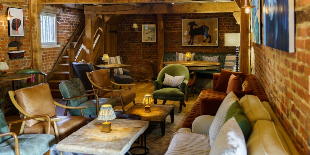 Tewinbury Farm Hotel launches The Stable Bar