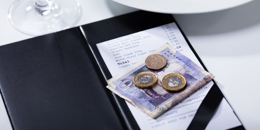 Tipping law for pubs delayed until October