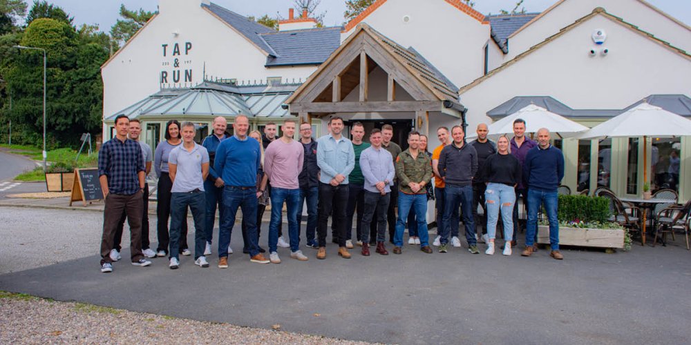 Ex-England cricketers host 'thank you' lunch for firefighters